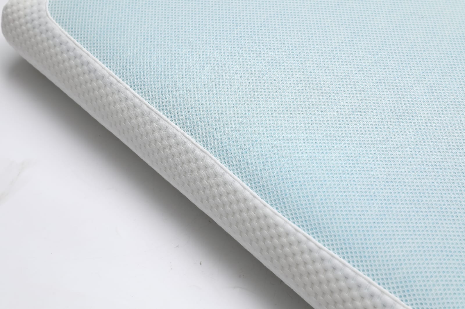 Gel cooling pillow